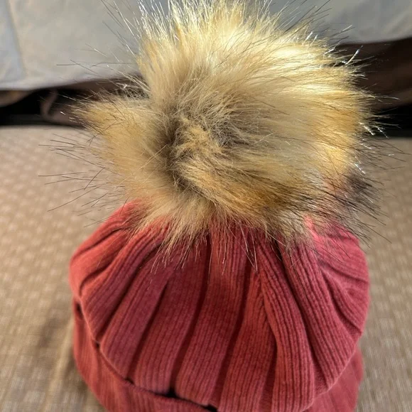 Lululemon Athletica Red Knit Hat with Faux Fur Pom - Picture 4 of 5